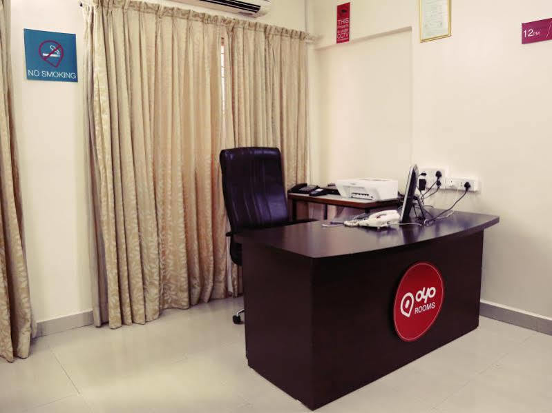 Oyo 946 Royce Studio Apartments Pune Exterior foto
